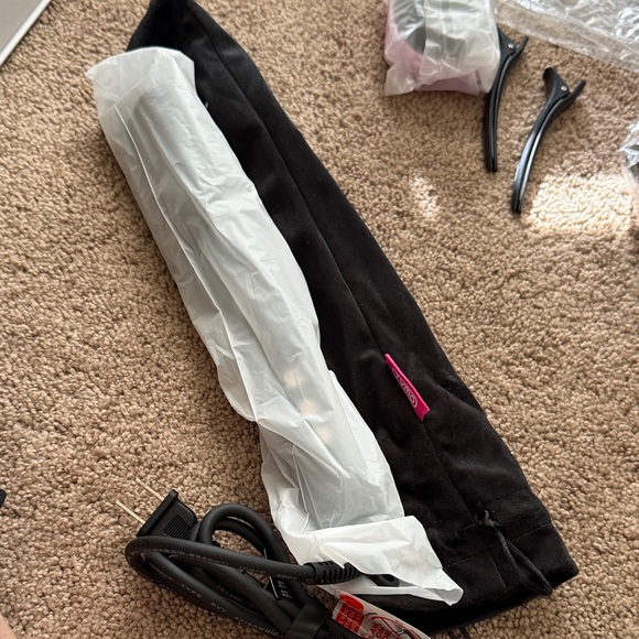 TYMO Ring Plus Ionic Hair Straightening Comb - Black and Red - Picture 10 of 12